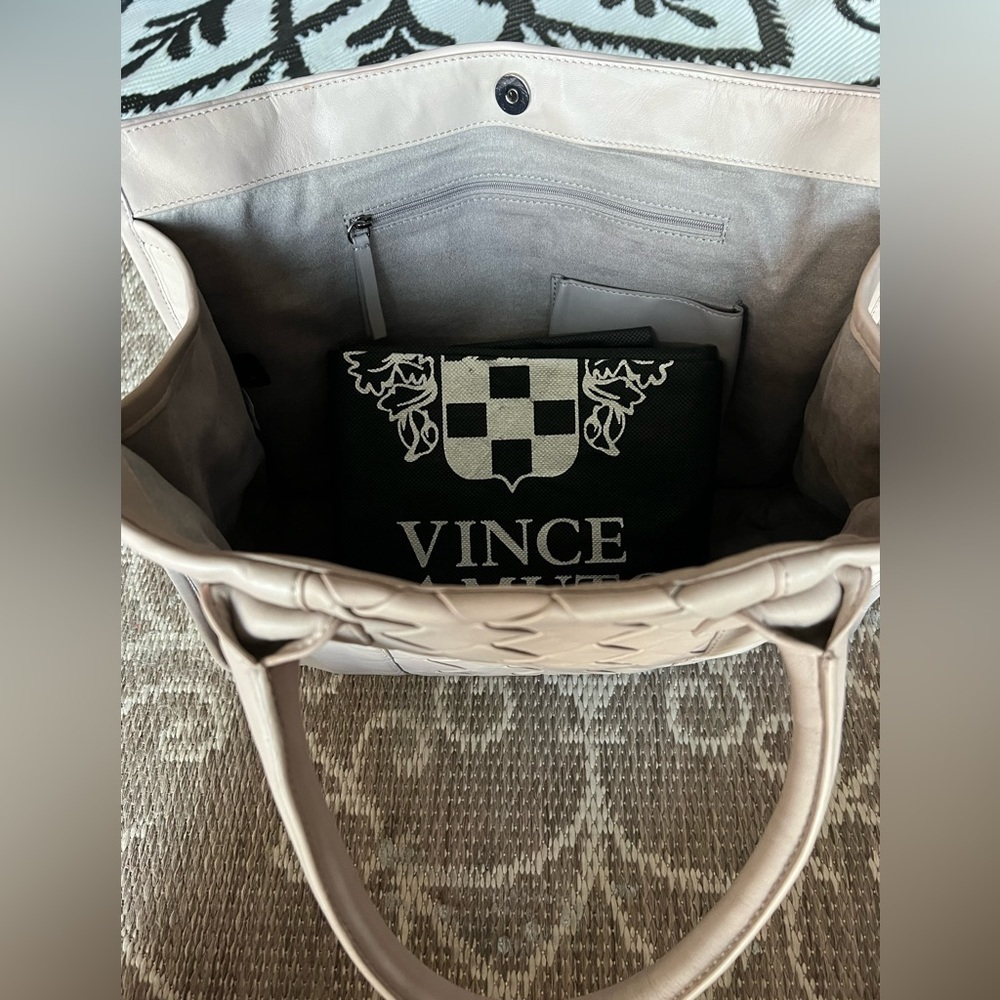 Vince Camuto Leori Tote NWT - Picture 8 of 9